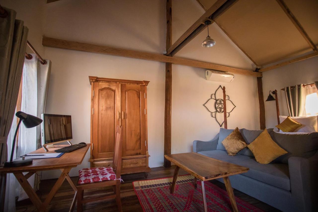 The Wood Family Retreat Hotel Phumi Trapeang Rung Exterior photo